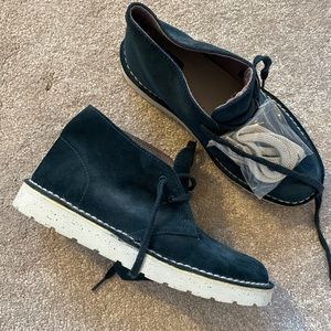Clarks Desert Aerial boot in Midnight Suede. Size 7.5. Never Worn.